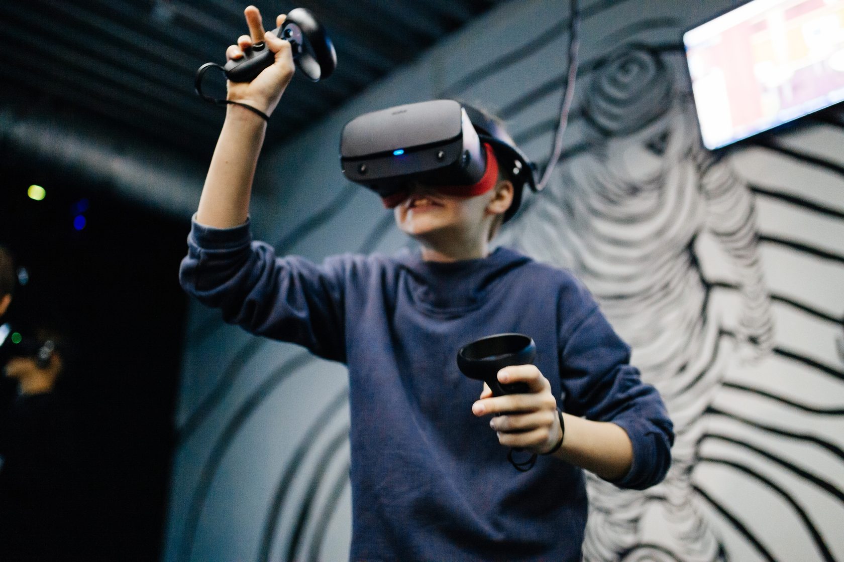 VR-игры в клубах виртуальной реальности VERSUS Reality в Новосибирске.