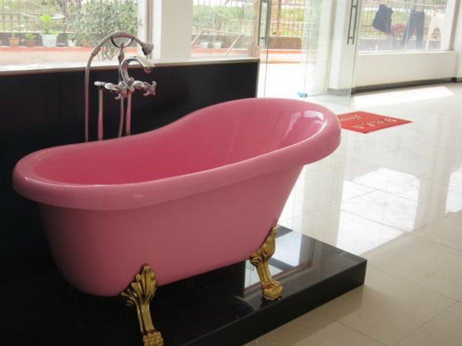Чугунная ванна в цвете