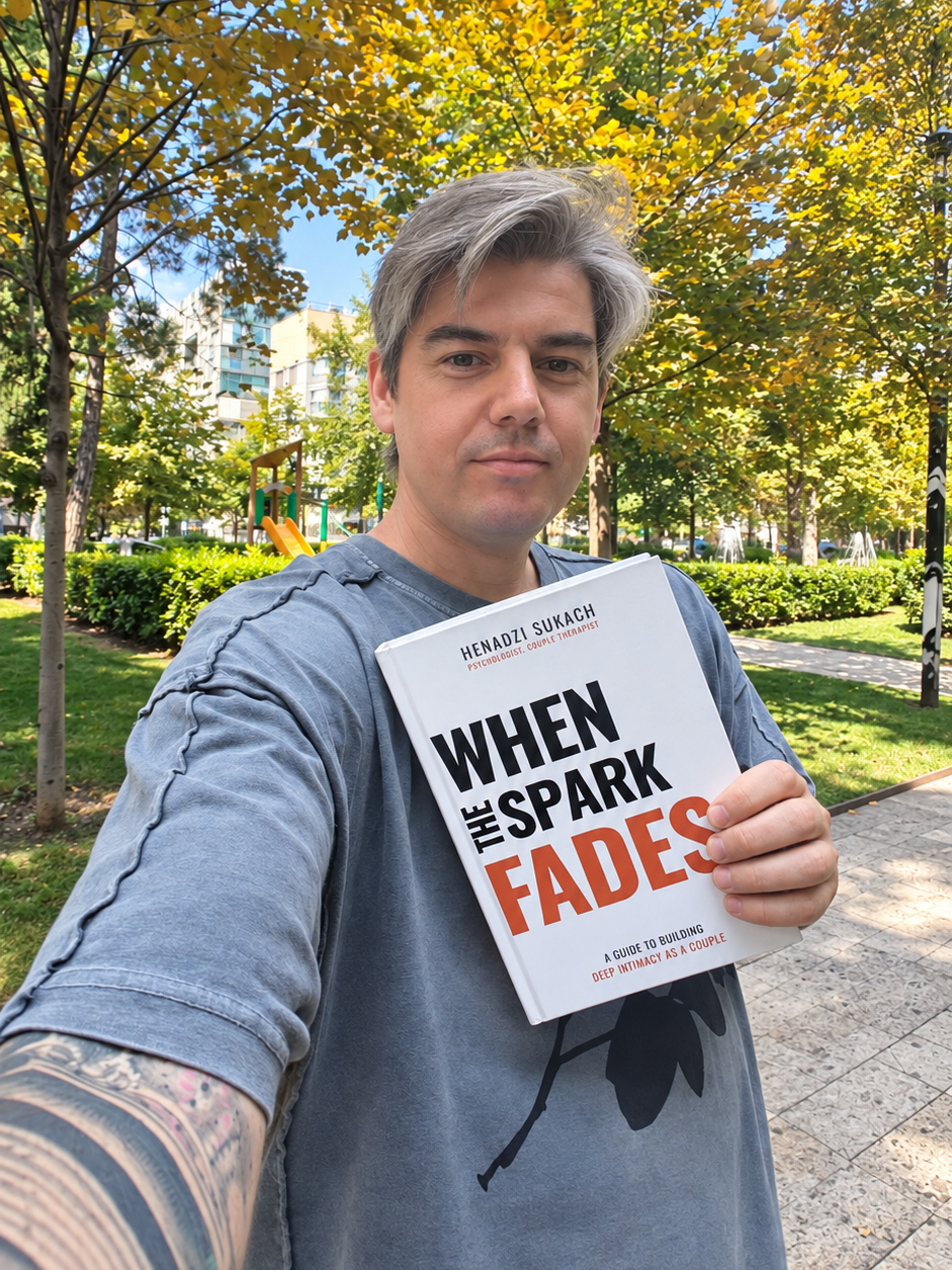 Геннадий Сукач с книгой WHEN THE SPARK FADES