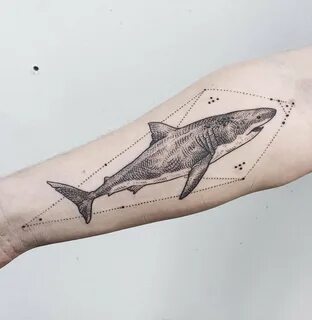Татуировки с акулой - то, что никогда не уйдёт