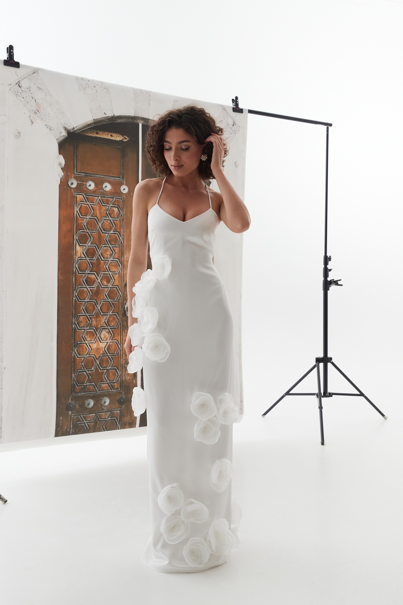 платье свадебное на тонких бретелях Ростов-на-Дону