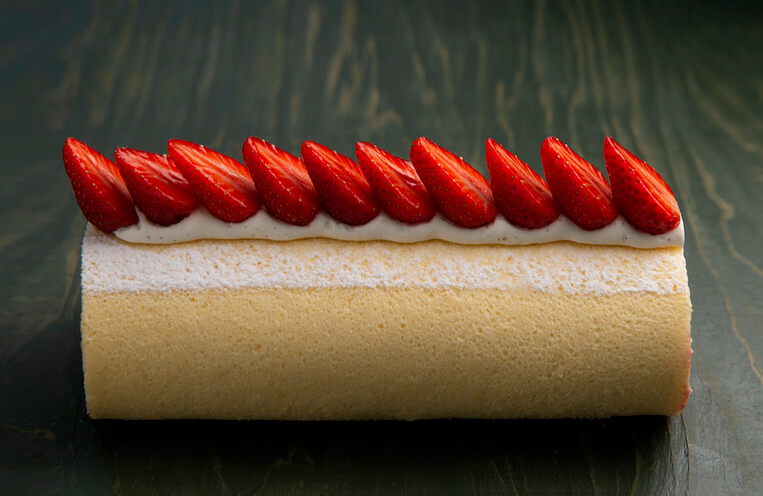 Strawberry roll cake by Alexandr Trofimenkov