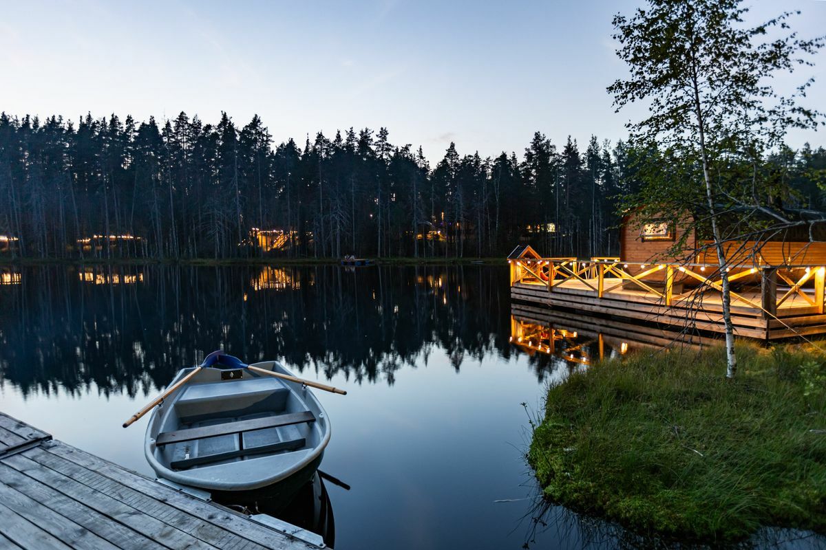 Forest Lake - глэмпинг на берегу озера в сосновом лесу