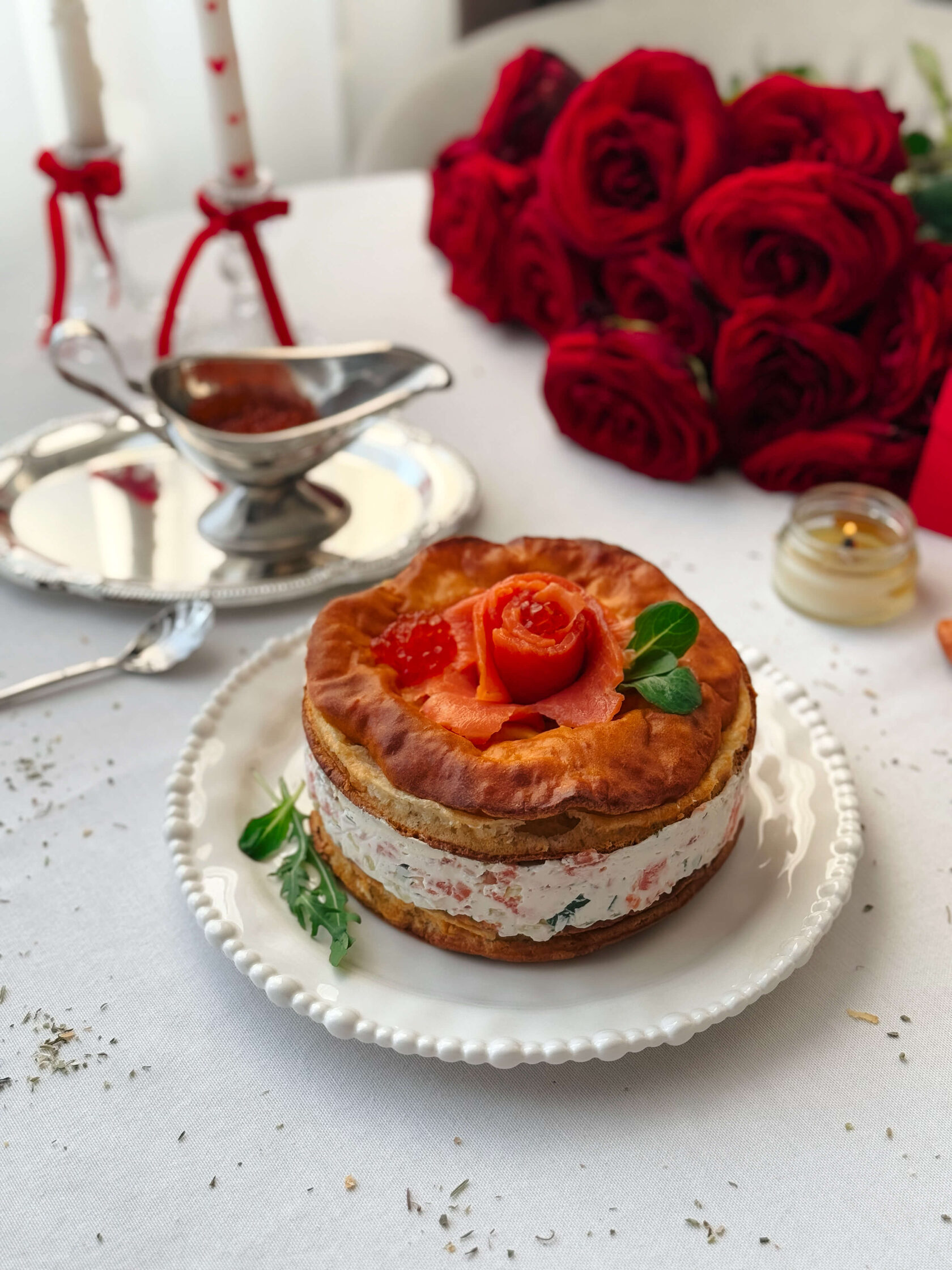Королевский профитроль с красной рыбой
