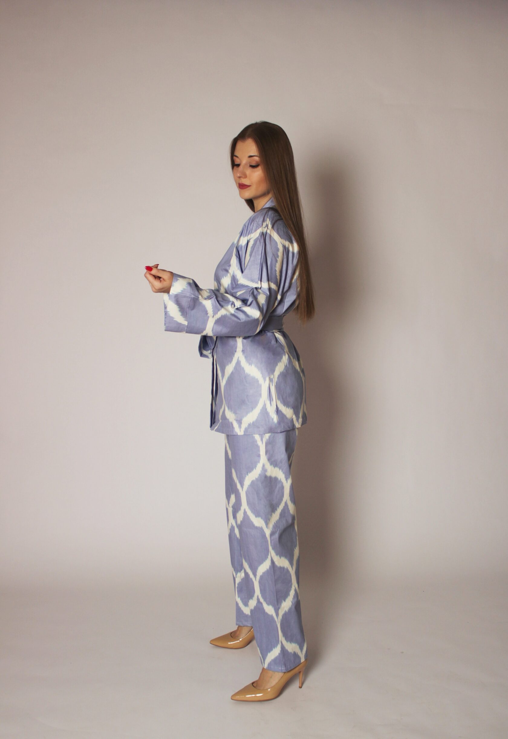 Халат, кимоно, костюм женский. Купить в магазине navigatore. На сайте, озон (ozon), маркете. В москве, спб, по всей россии. Красивый, модный, пляжный, удобный, домашний (home), турецкий, узбесккий, премиум, натуральный, восточный, лиловый.