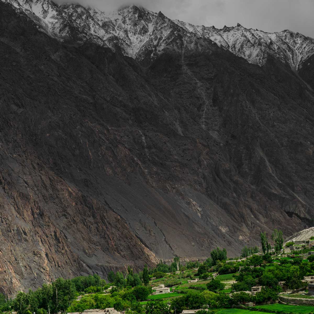 Пакистан племя хунзах. Пакистан Долина калаши. Долина Хунза Пакистан на карте. Гилгит-Балтистан. Озеро Аттабад в Пакистане.