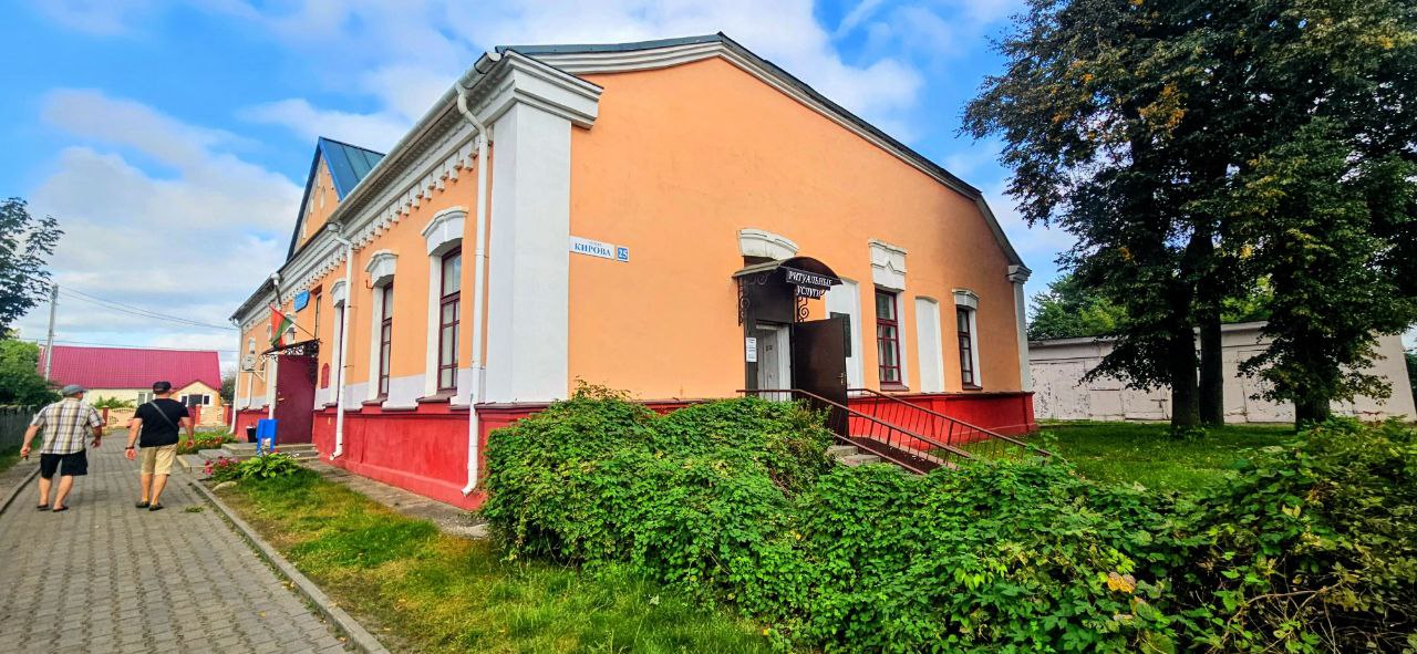 Мирская иешива в Беларуси - один из старейших центров изучения Торы и Талмуда в Восточной Европе, основанный в XIX веке.