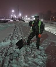 Уборка снега с крыши в ночное время для экономии времени | КРЫШОВ | Тюмень