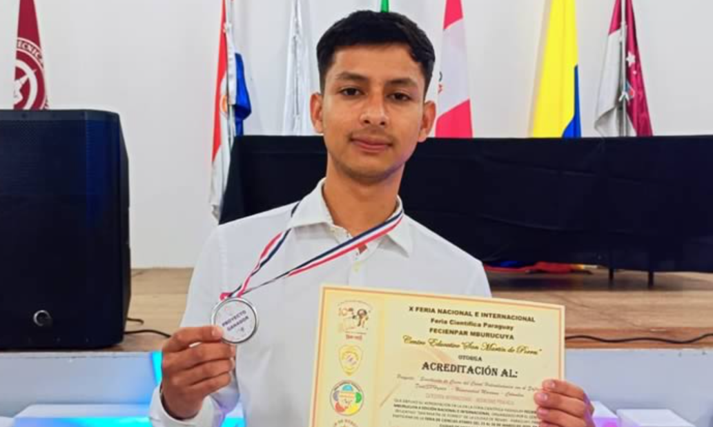 Estudiante de Ingeniería Civil de la Universidad ariana gana Premio Internacional en Paraguay