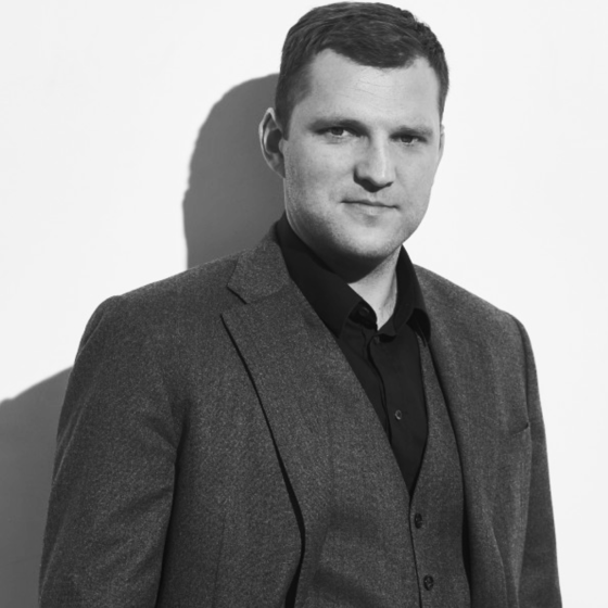 Hutton development. Hutton development логотип. Хаттон девелопмент. Небоскребы вид снизу вверх. Хаттон девелопмент.