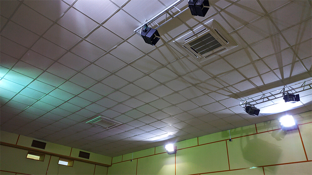 Монтаж кондиционеров в актовом зале Новосибирске