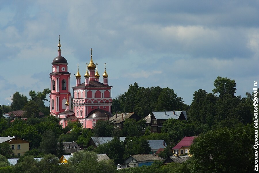 Боровск мероприятия. Храм Бориса и Глеба в Боровске. Розовая Церковь в Боровске. Боровск храм Покрова Пресвятой Богородицы на высоком. Церковь Бориса и Глеба Вышгородок.