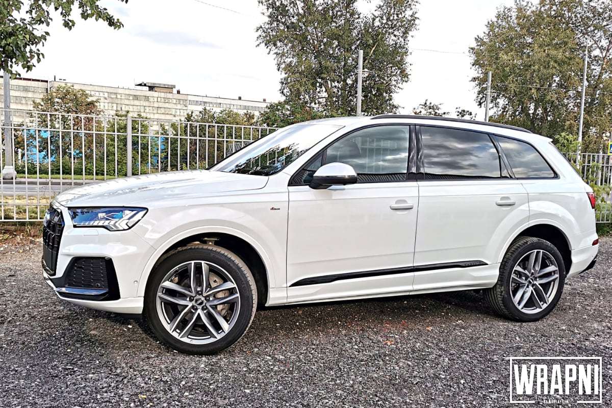 Оклейка защитной пленкой AUDI Q7