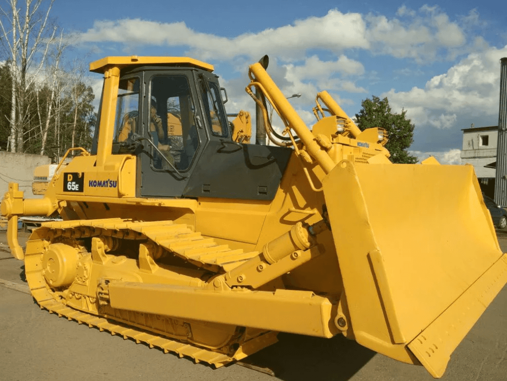 Бульдозер д 375. Бульдозер Komatsu d65. Комацу 65 бульдозер. Бульдозер Komatsu d65e-12. Komatsu бульдозер d135.