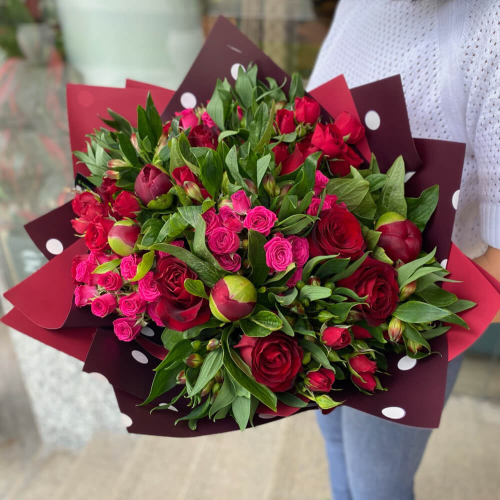 Amazing combination of mix flowers arranged in our signature style.