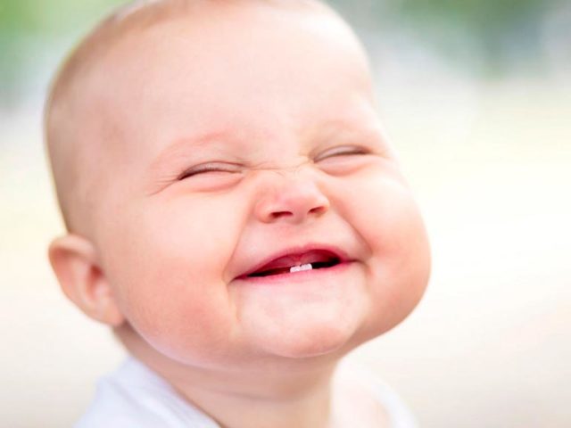 Почему не растет постоянный зуб у ребенка?