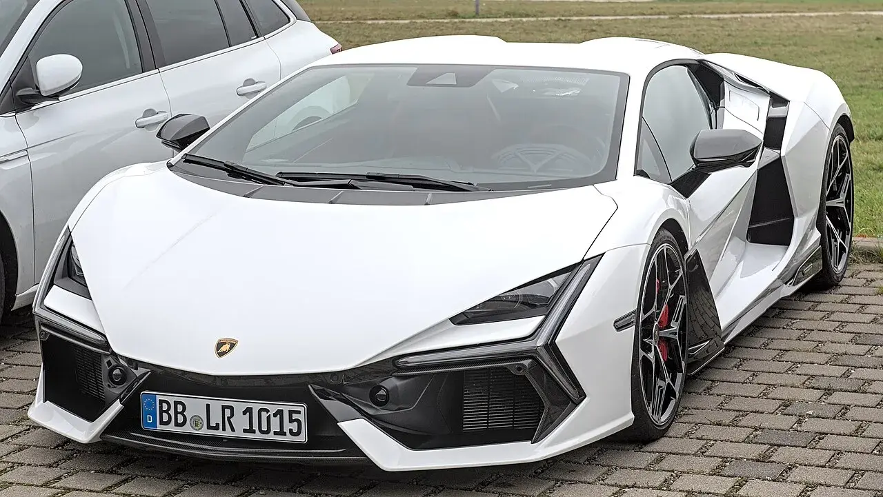Ремонт Lamborghini Revuelto