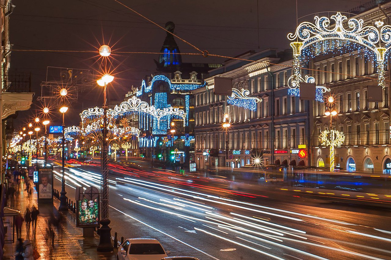 Главная улица города санкт петербурга. Невский проспект Санкт-Петербург. Невский проспект Санкт-Петербург зима. Новогодний Санкт-Петербург Невский проспект. Питер Невский проспект зима.