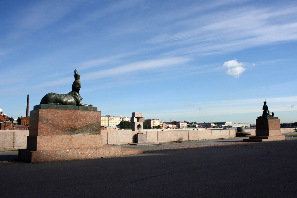 Памятник политических репрессий санкт петербург. Памятник жертвам репрессий в Санкт-Петербурге. Мемориал «жертвам политических репрессий» в Санкт-Петербурге. Памятник жертвам политических репрессий Питер. Памятник жертвам политических репрессий Санкт-Петербург сфинкс.