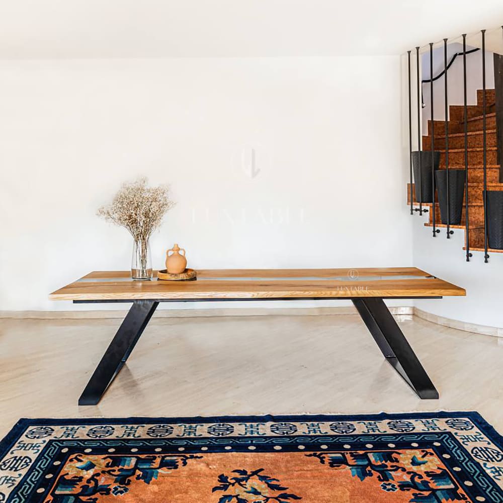 Epoxidharz Tische Alagoas aus europäischem Nussbaum und hellblauem Epoxidharz mit Metallic Effekt