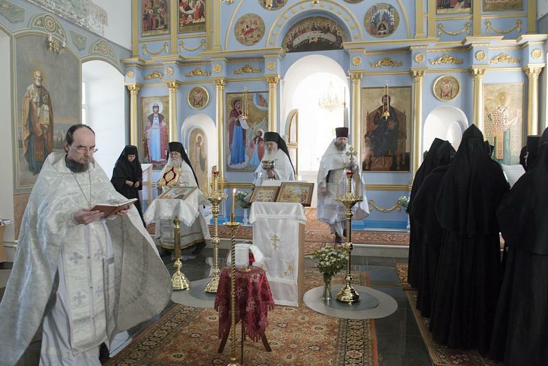 Подворье свято боголюбского монастыря фото Посещение храма Великомученика Георгия Победоносца и двух Свято-Никольских монас