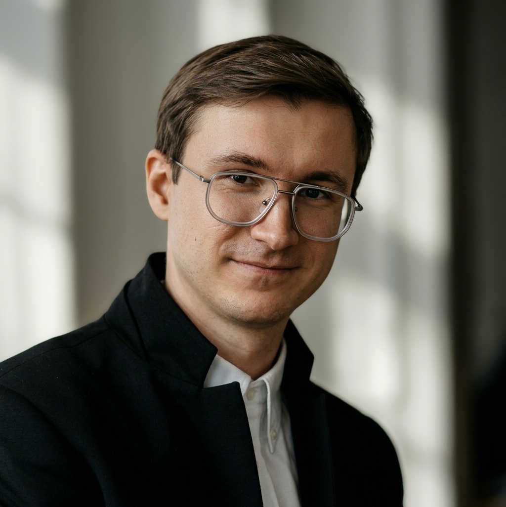 Я ищу позицию Head of Sales / Руководителя отдела продаж. Нацелен на работу в технологичных и развивающихся компаниях в сферах E-commerce, Retail, B2B, Производства и SaaS.    Умею работать на стыке продаж, маркетинга и продукта. Моя цель — не просто контролировать текущие показатели, а создавать и масштабировать прозрачные, управляемые ИТ-системы продаж «под ключ». Специализируюсь на росте выручки через unit-экономику каналов, автоматизацию процессов, внедрение AI-инструментов и жесткую аналитику воронки.