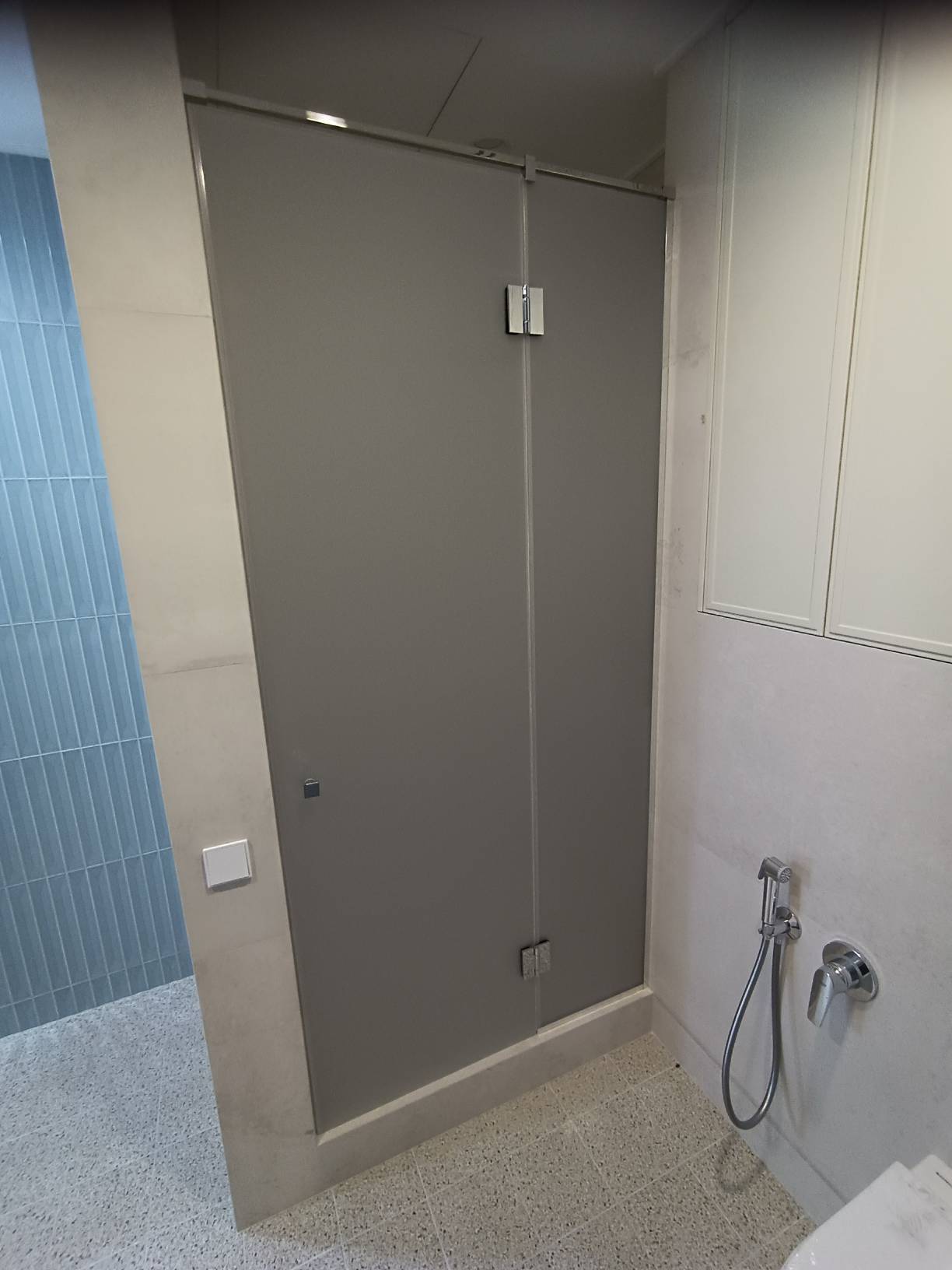 стеклянные перегородки, зонирование помещения, изделия из стекла, раздвижные перегородки, межкомнатные перегородки, душевые кабины, стеклянные ограждения