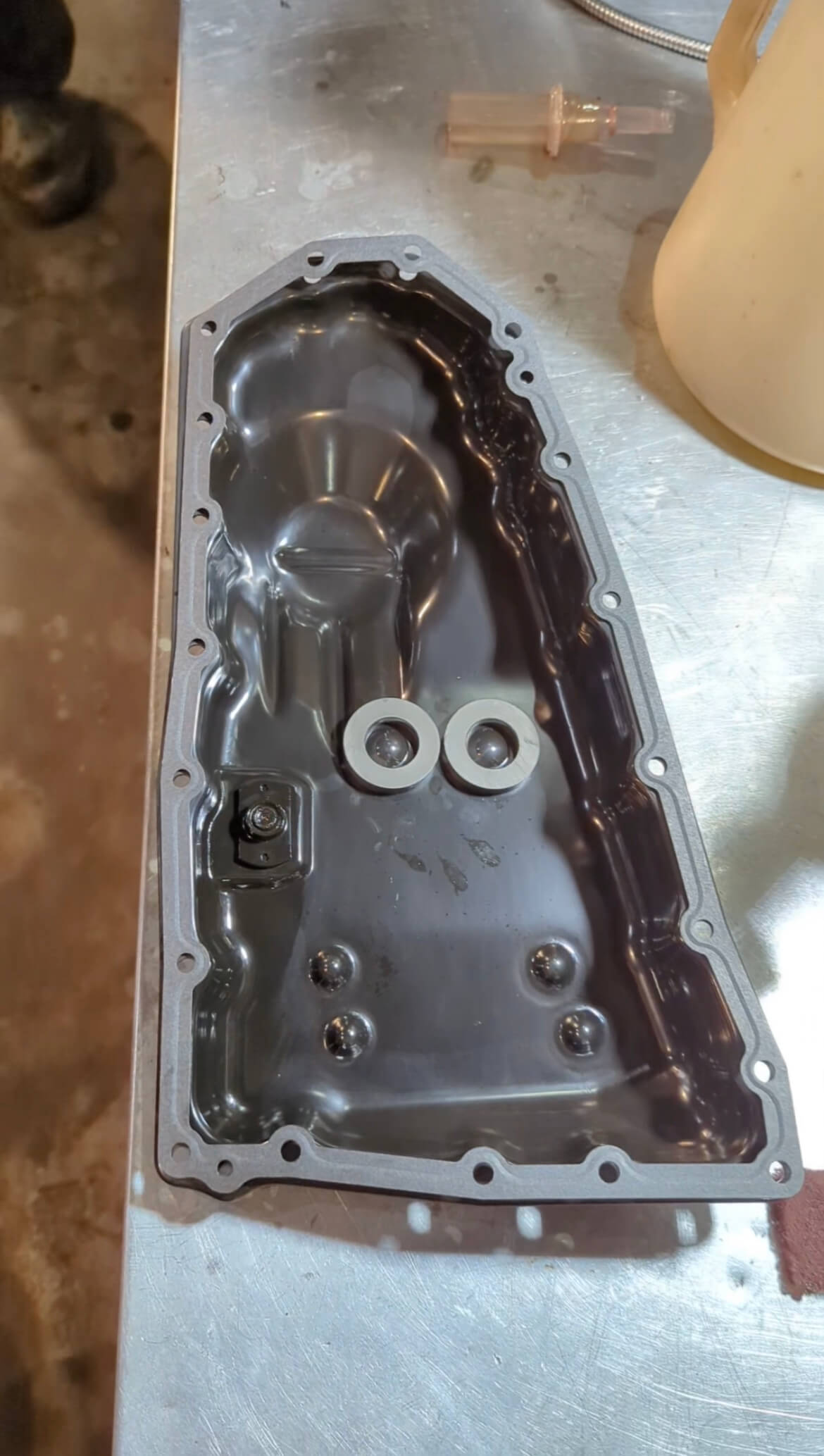 Помытый поддон и магниты вариатора