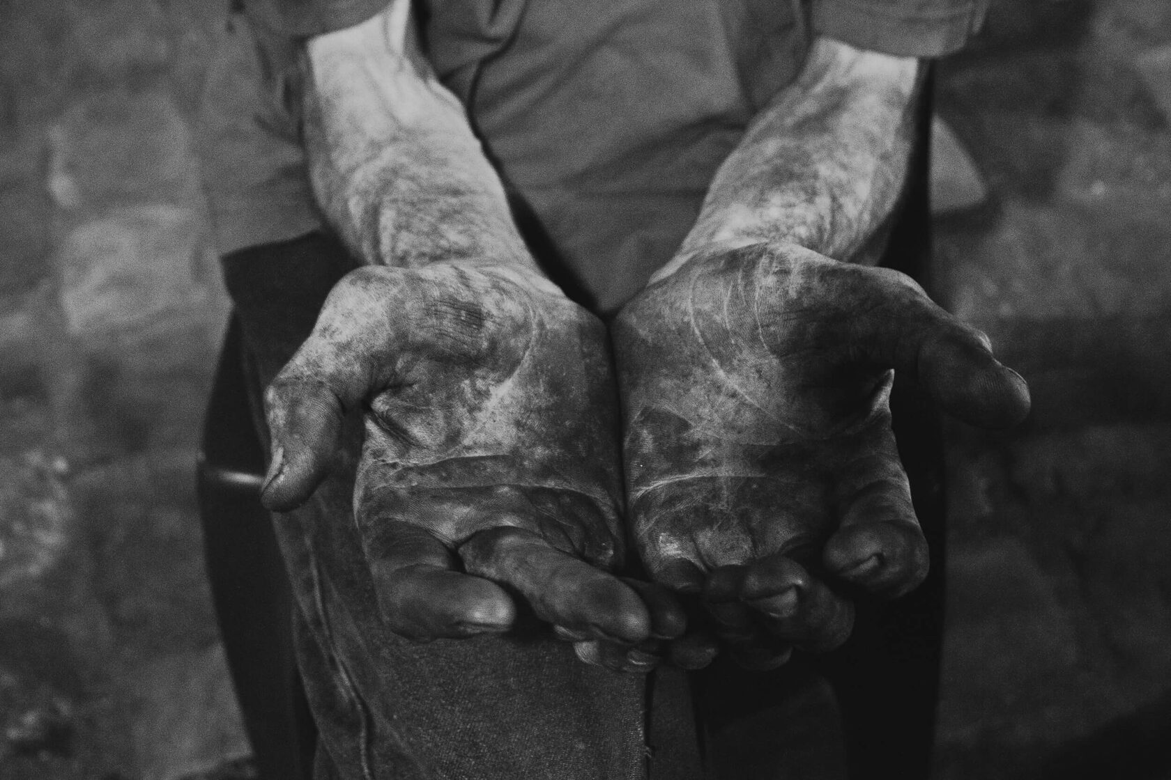 street, photography, black and white, city, people, hands