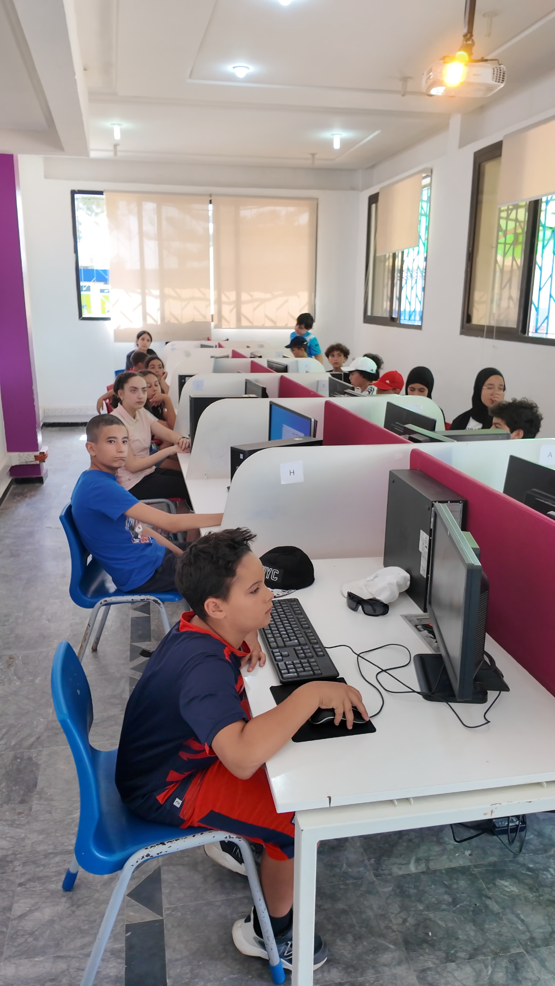 Atelier robotique pour enfants au Summer Camp Algorithmics Rabat