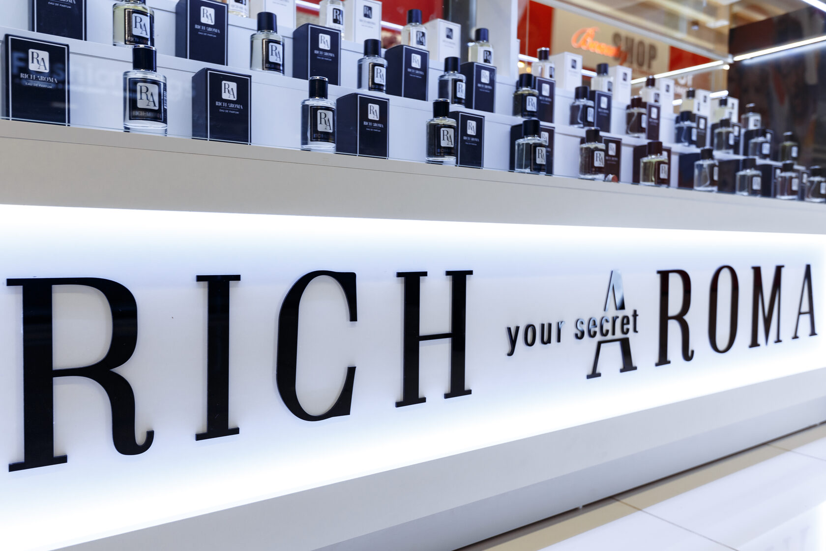 Рич интернет. Rich Aroma Парфюм. Rich Aroma магазин. Rich Aroma logo. Rich Aroma m10.