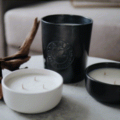 gif с изображением свечей в интерьере