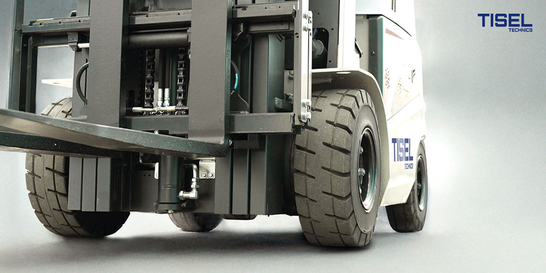 Полиуретановые и пневматические колеса на погрузчиках. Выбор колес для погрузчика зависит от условий эксплуатации и требований к транспортному средству. Рассмотрим особенности каждого типа колес