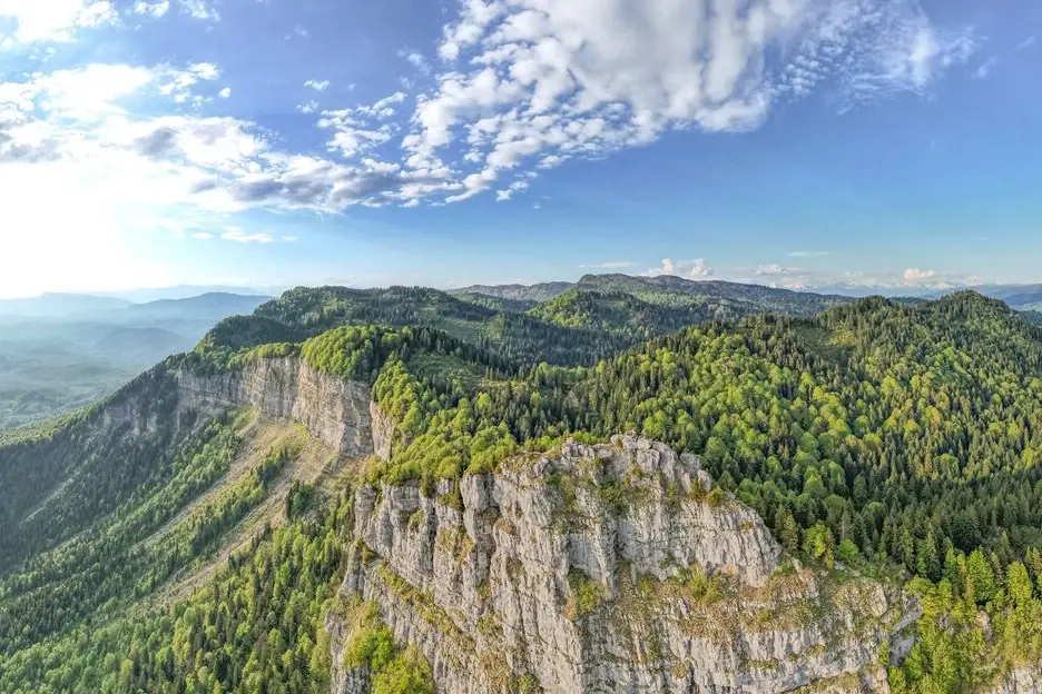 гора Девяти Крестов в Грузии