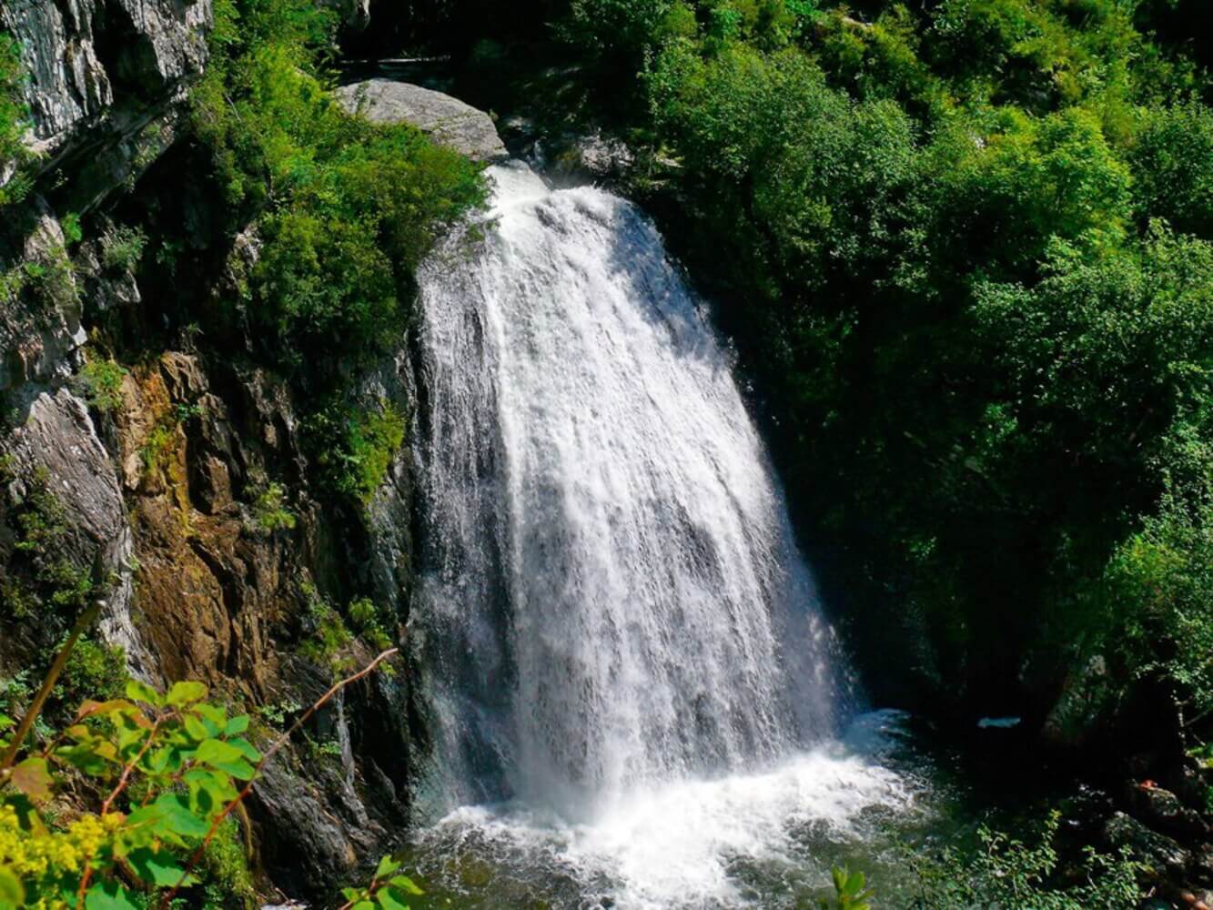 Водопад Корбу фото