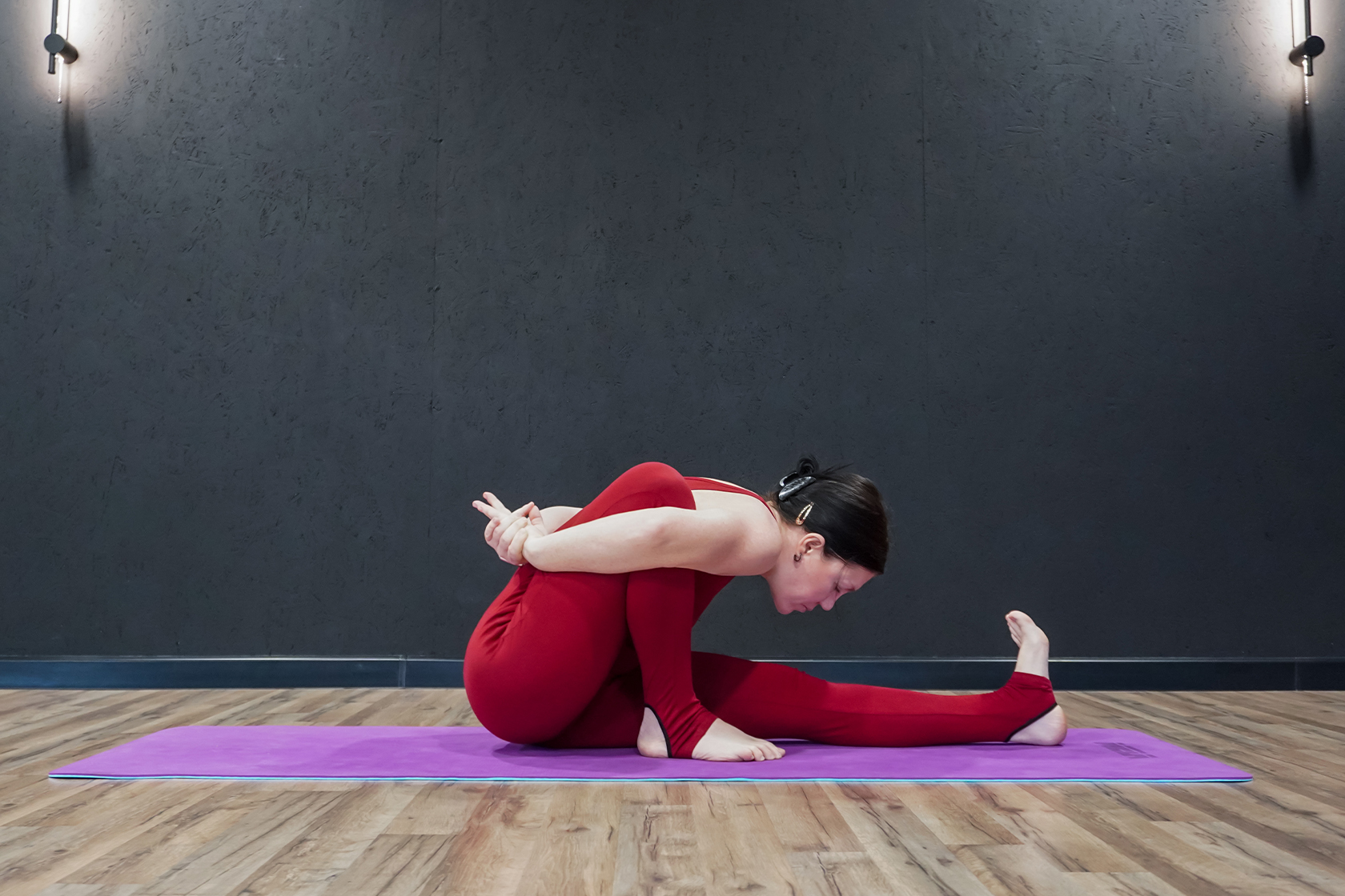 Маричиасана I - поза мудреца Маричи