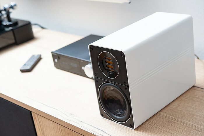 Обзор ELAC BS 312 / hifi-journal.de