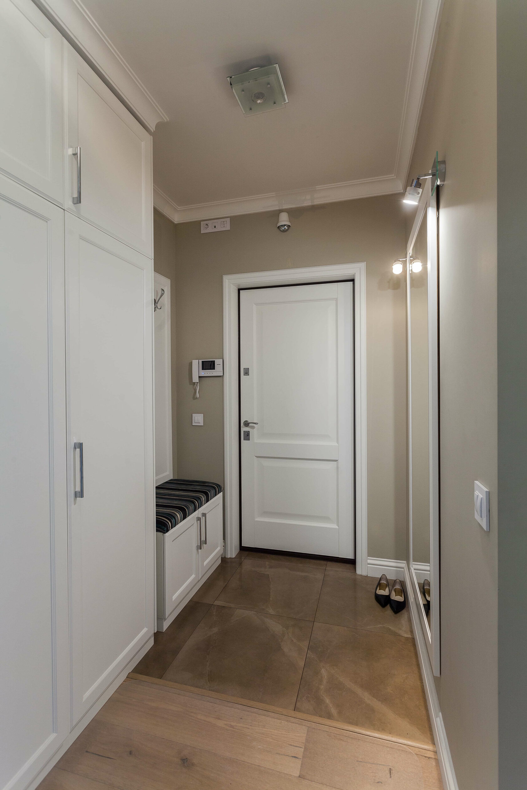 Коломенская набережная - Дизайн интерьера прихожая, шкаф, пуф