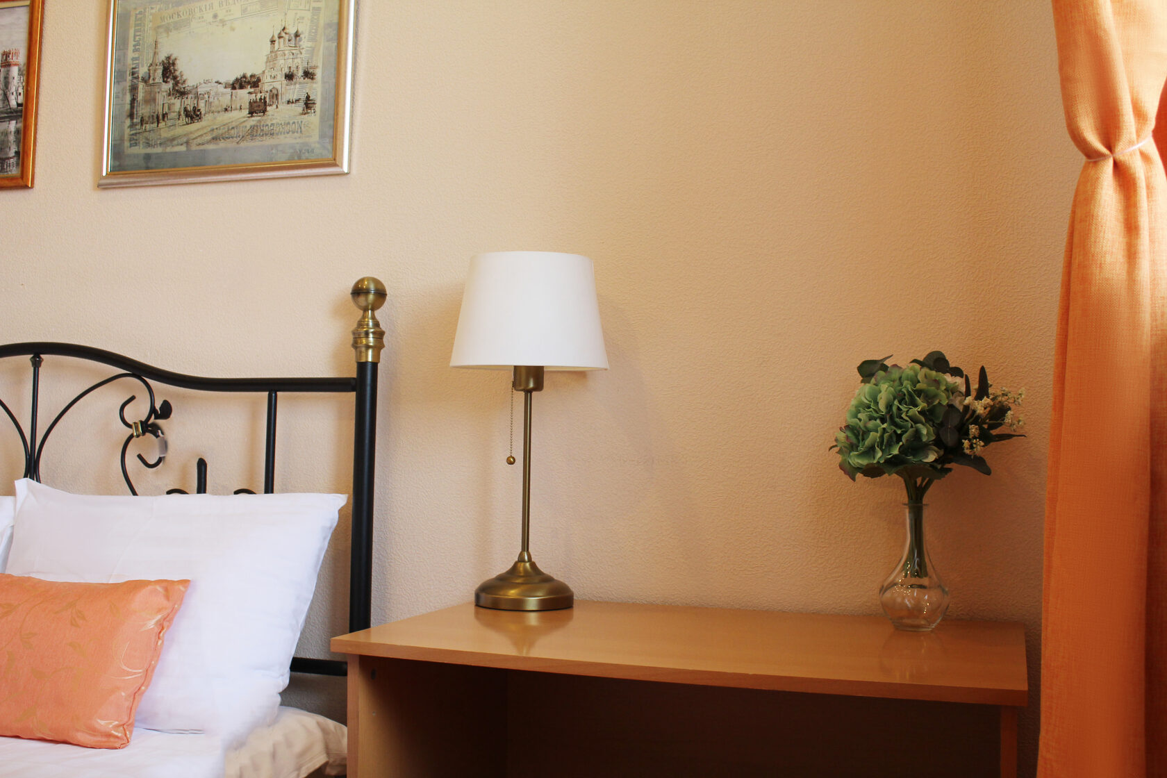 хостел комната на двоих. номер в мотеле. отель н хаус. снять отель на двоих москва. отель лайт на нагорной.