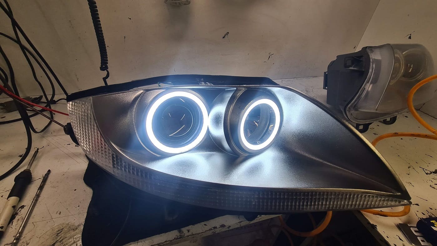 Тюнинг и ремонт фар БМВ в Москве. Замена, установка линз.