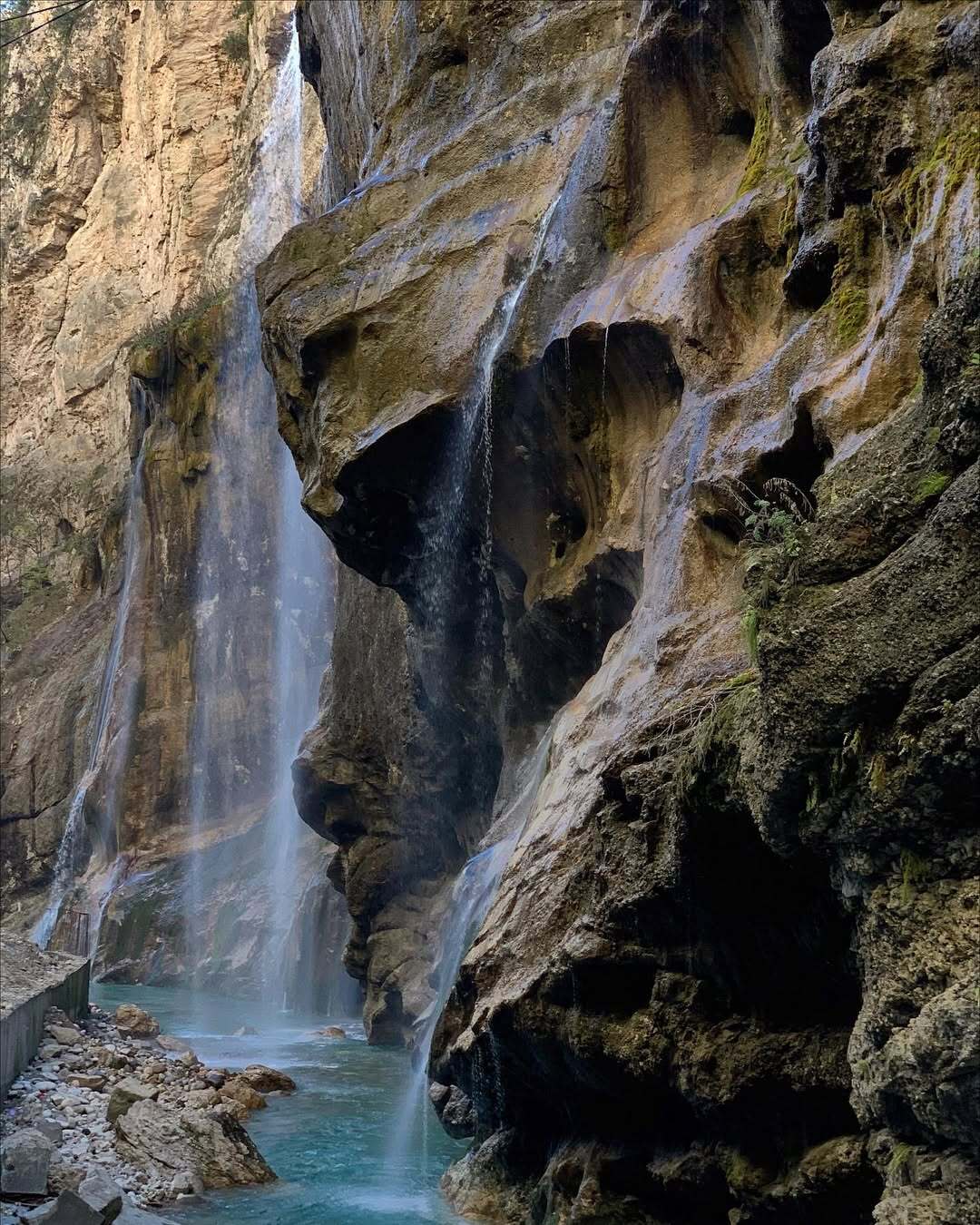 Горный водопад