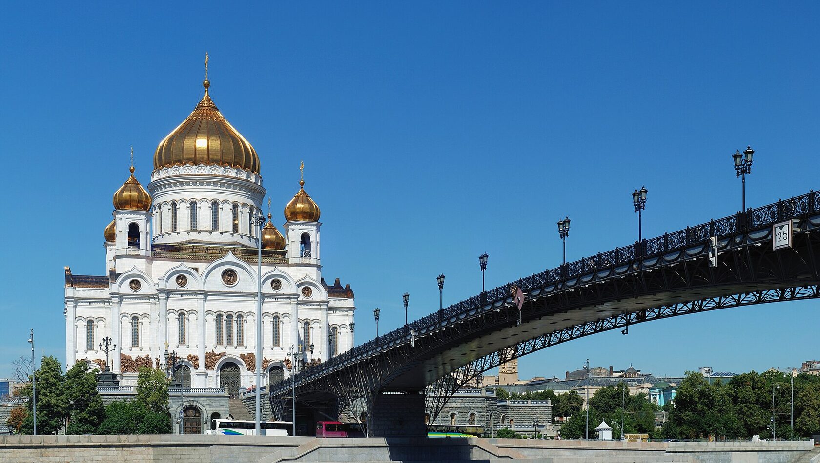 Вечерняя Москва и набережные