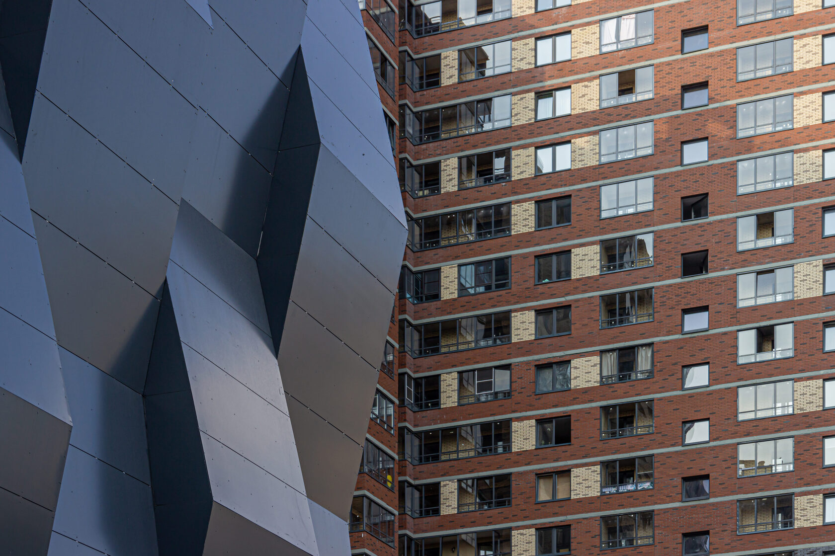 Parking at Elizarovskaya