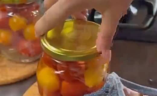 Приготовление маринованных помидоров с медом на зиму: шаг 4