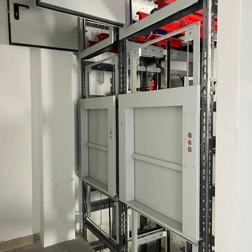 Малый грузовой лифт от Стил