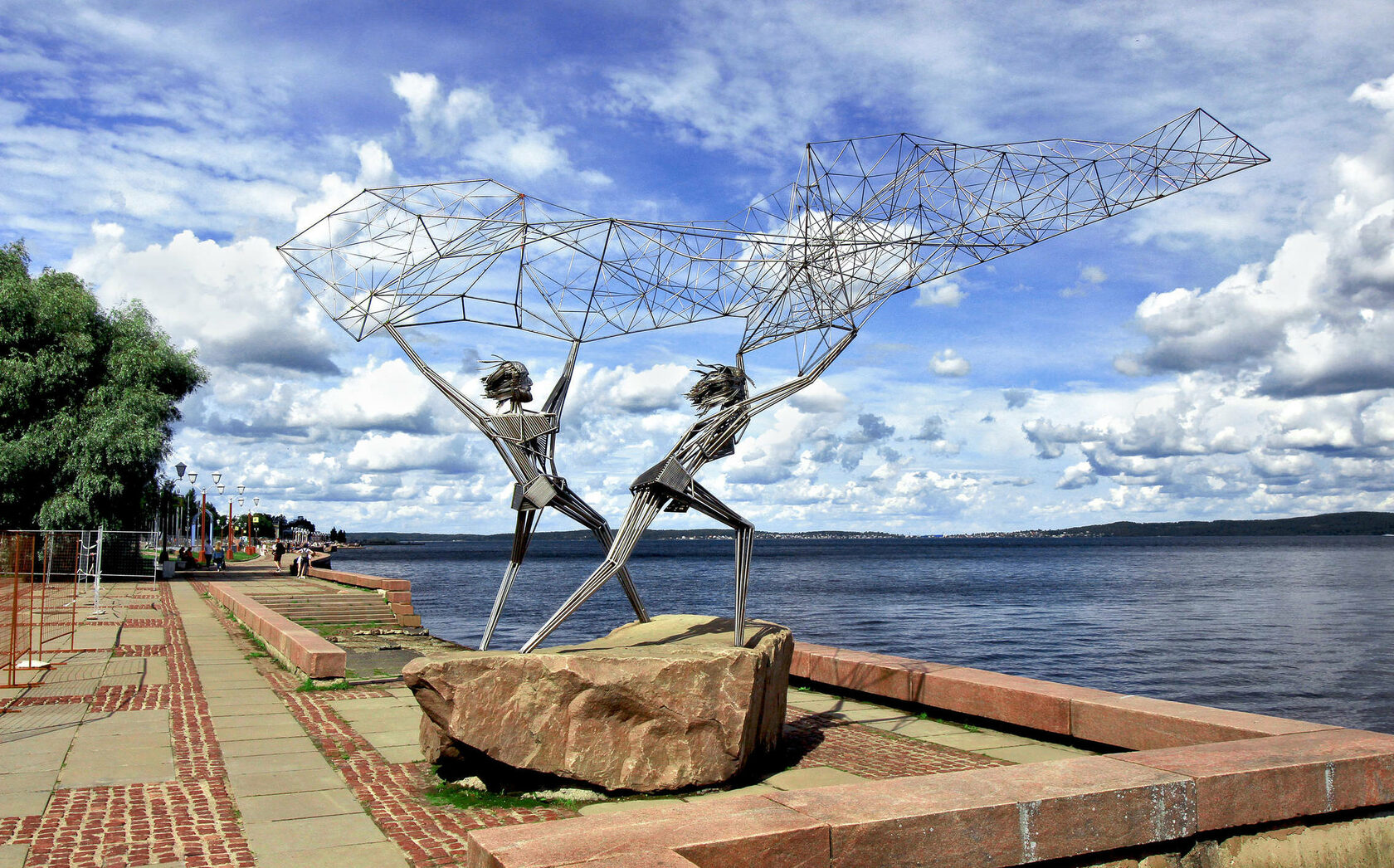 Петрозаводск скульптура рыбаки Онежская набережная