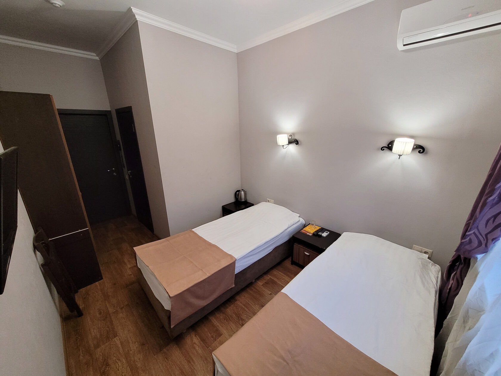 отель дегас лайт. 3. гостиница лайт санкт-петербург. гостиница лайт санкт-петербург на маяковского. лайт киров медицинский центр.