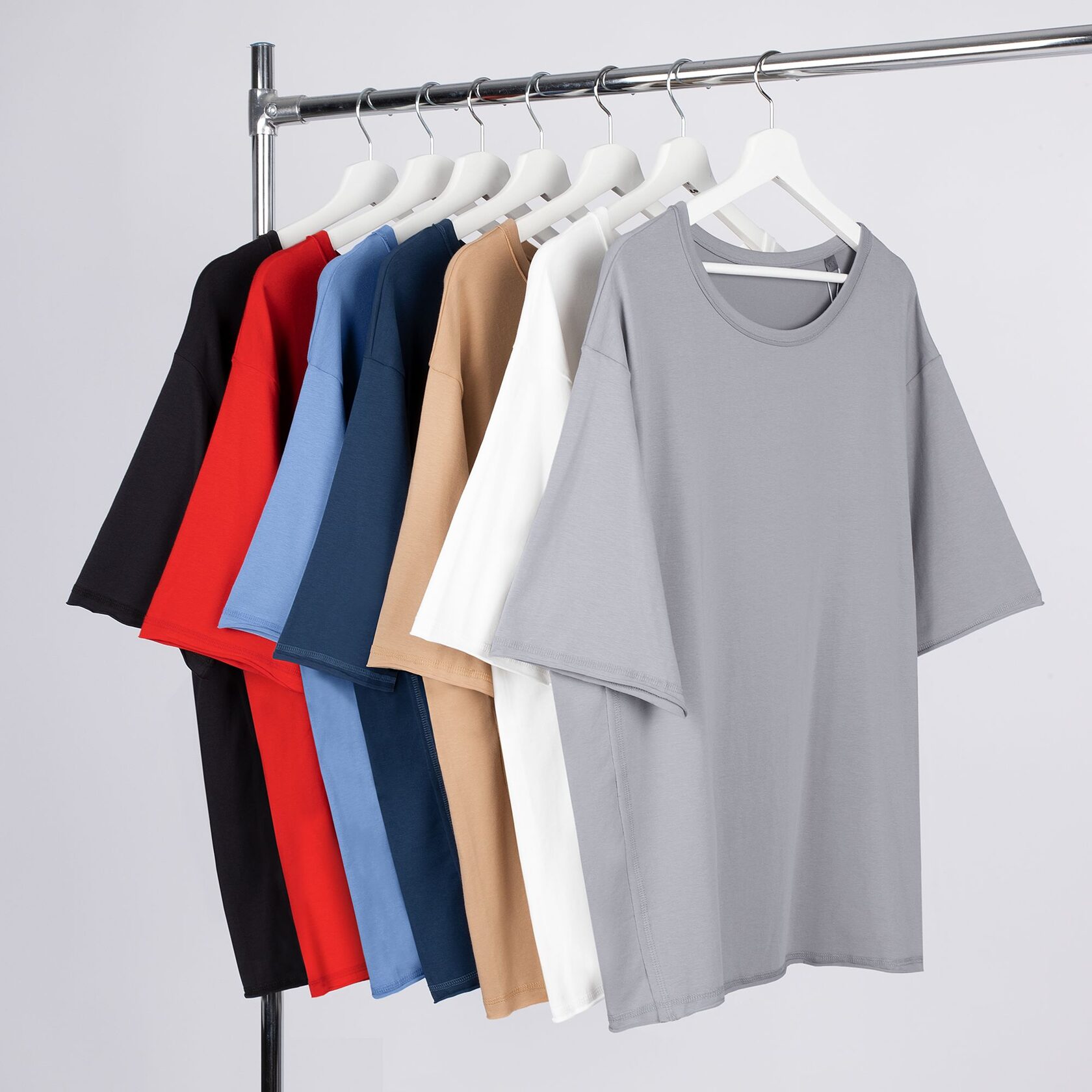 Печать логотипа на футболках в Москве и Спб