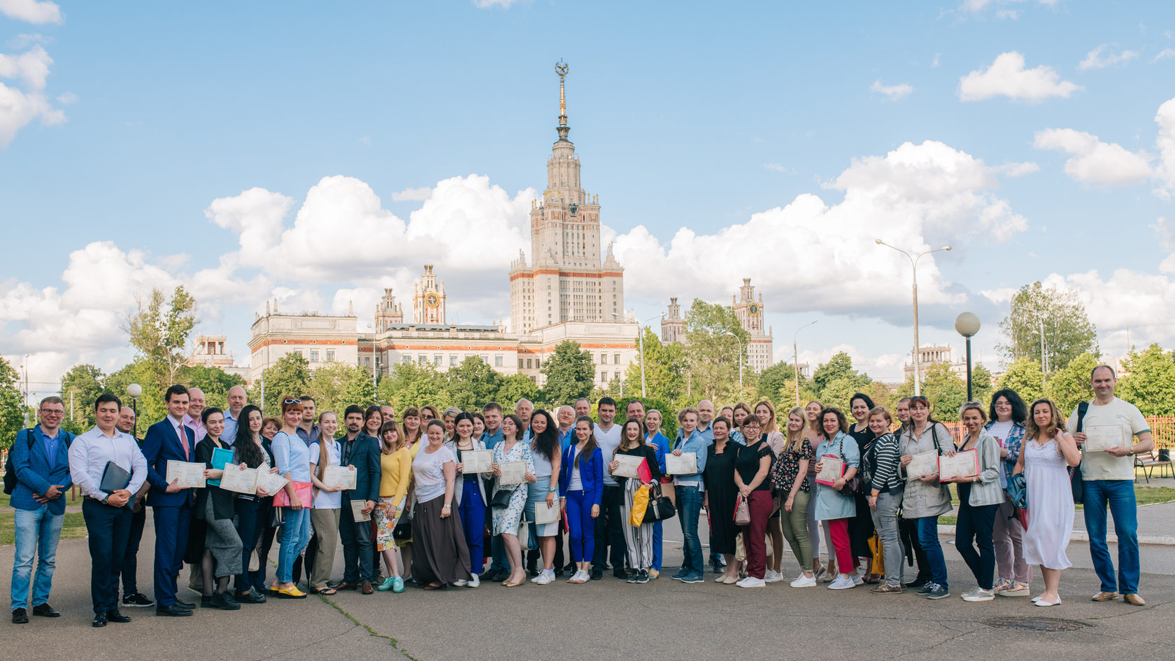 Фгу магистратура. Факультет госуправления МГУ. Волонтеры МГУ. Факультет государственного управления МГУ логотип. Московская молодежь.