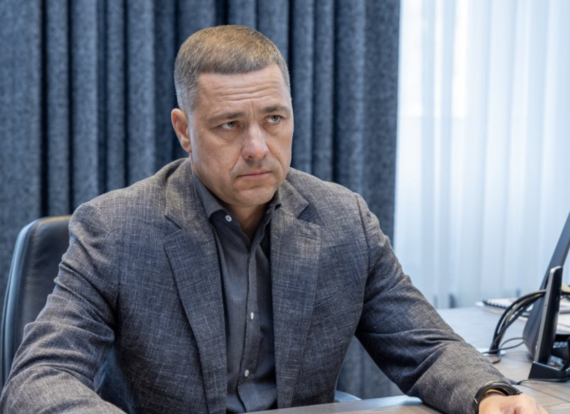 Губернатор Псковской области Михаил Ведерников на встрече с председателем регионального Комитета по сельскому хозяйству и государственному техническому надзору Николаем Романовым.